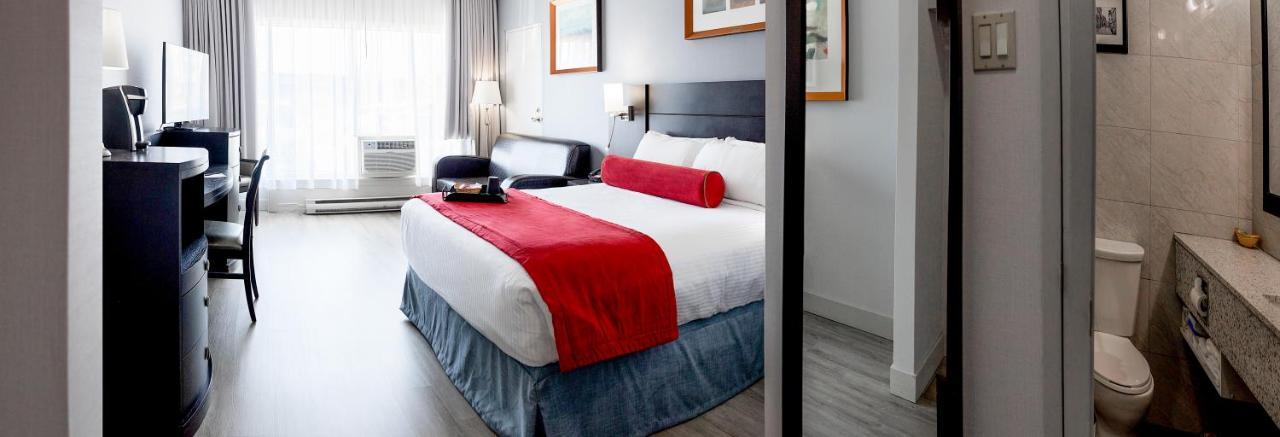 Deluxe Queen Room